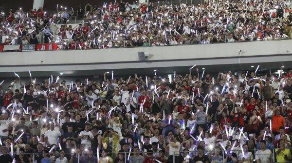 火爆🔥2025苏超8轮48场不雅众总和已禁闭110万，场均2.3万东说念主不雅战